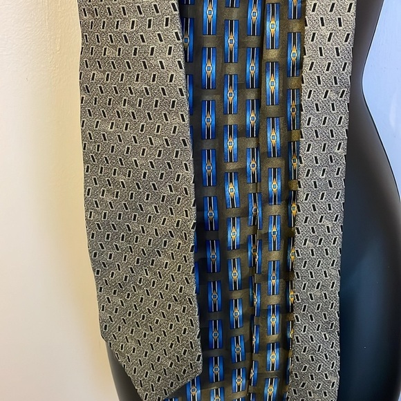 Trump Arrow Lot of Two Silk Neckties Ties Gray Geometric Gray Blue Woven - Picture 1 of 15